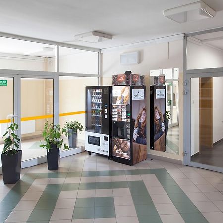 Dom Studenta Nr 1 Ans W Koninie Hostel Конин Екстериор снимка